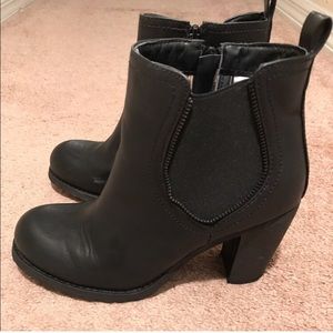 Stacked Heeled Chelsea boots